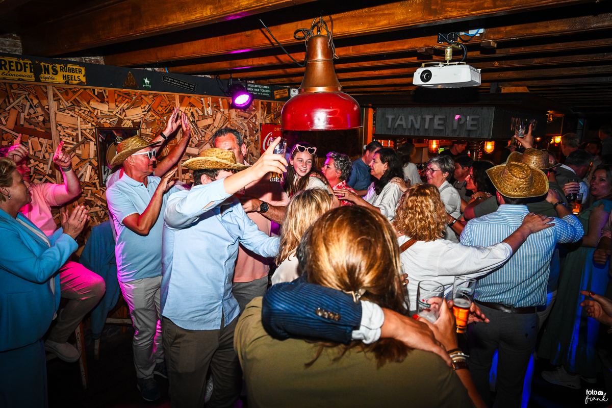 Exclusieve feestavond in Café Boven